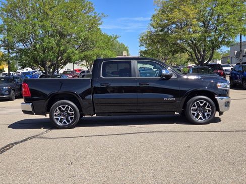 Used 2025 RAM 1500 Laramie AWD/4WD image 2