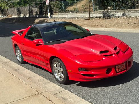 Used 2001 Pontiac Firebird Trans Am RWD image 9