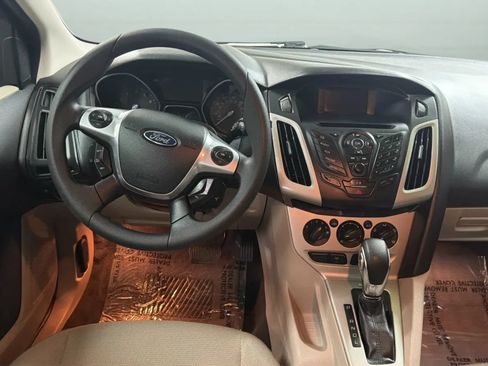 Used 2013 Ford Focus SE FWD image 10