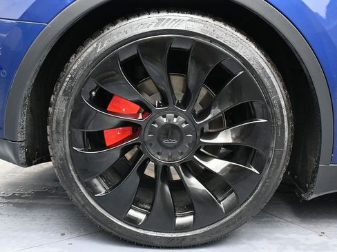 Used 2022 Tesla Model Y Performance image 14