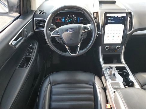 Used 2024 Ford Edge SEL image 18