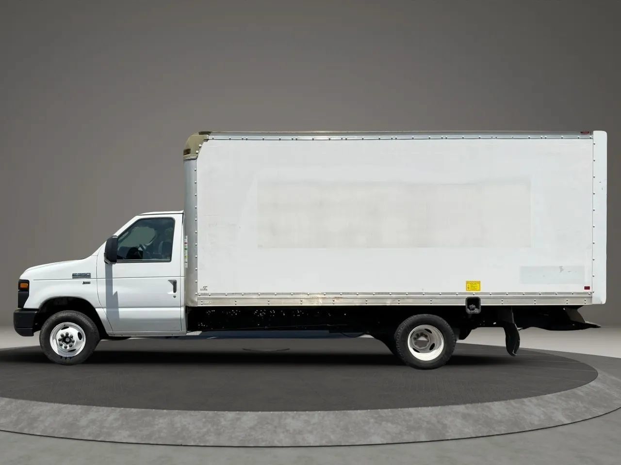 Used 2016 Ford E-350 and Econoline 350 Super Duty RWD image 10