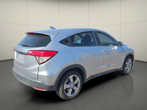 Used 2022 Honda HR-V LX image 8