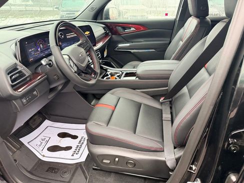 New 2026 Chevrolet Traverse RS w/ LPO, Floor Liner Package FWD image 13