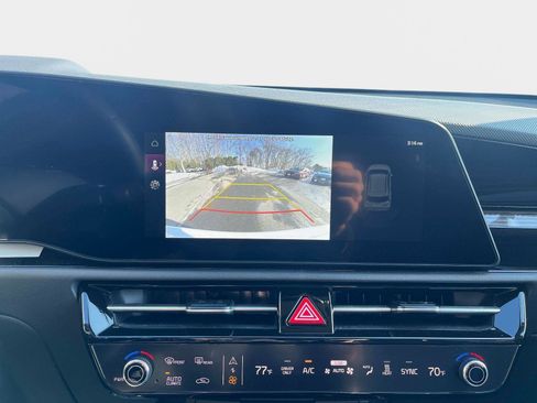 Used 2025 Kia Niro Wind w/ Wind Preserve Package image 25