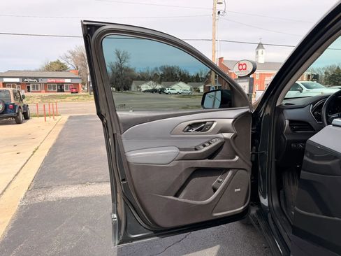 Used 2019 Chevrolet Traverse LT w/ LT Premium Package FWD image 10
