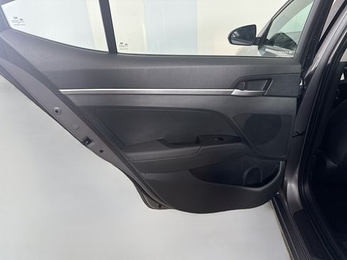 Used 2020 Hyundai Elantra SE w/ Cargo Package (C1) FWD image 25