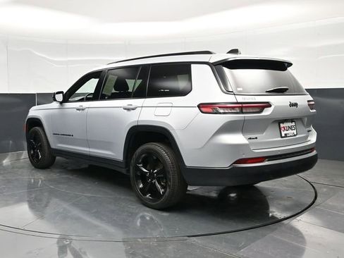 Used 2024 Jeep Grand Cherokee L Limited w/ Black Appearance Package AWD/4WD image 10