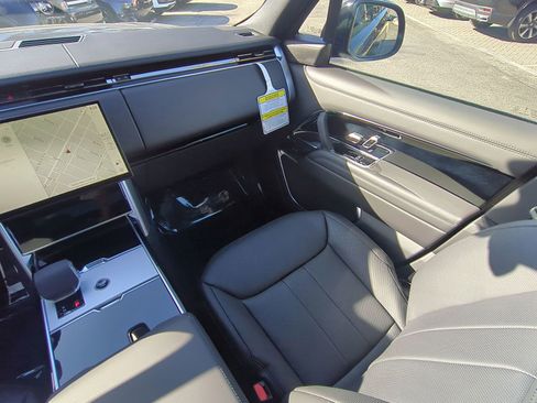 New 2026 Land Rover Range Rover SE image 28