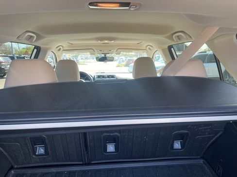 Used 2018 Subaru Outback 2.5i Limited image 9