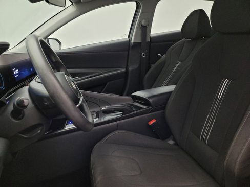 Used 2024 Hyundai Elantra SEL FWD image 17
