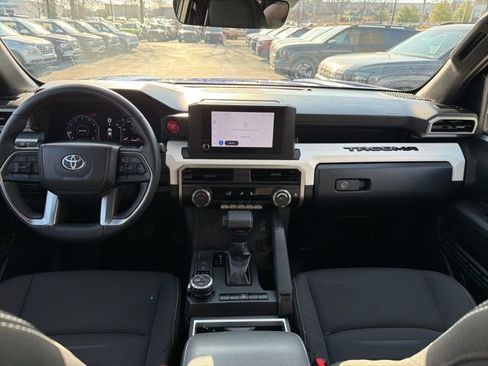 Used 2024 Toyota Tacoma TRD Off-Road image 27