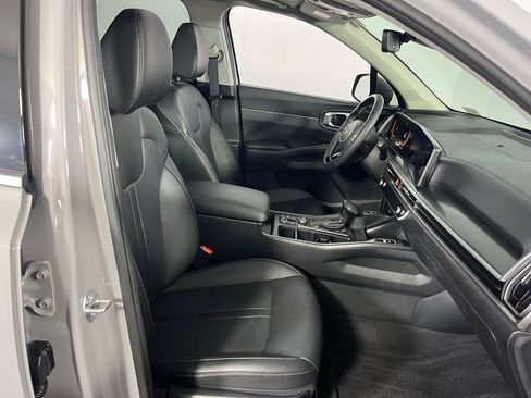 Used 2025 Kia Sorento S w/ Panoramic Sunroof Package image 31