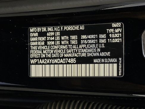 Used 2022 Porsche Cayenne Platinum Edition image 24