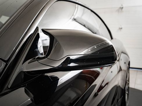 Used 2018 BMW M4 Convertible image 17