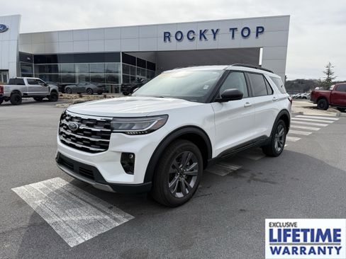 New 2026 Ford Explorer Active w/ Active Comfort Package AWD/4WD image 1