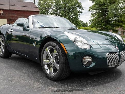 Used 2007 Pontiac Solstice Convertible w/ Premium Package RWD image 12
