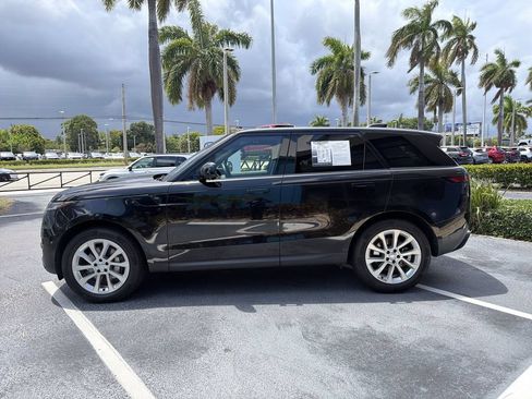 Used 2025 Land Rover Range Rover Sport SE AWD/4WD image 5