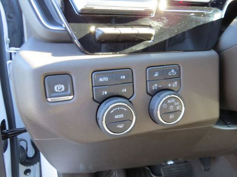 Certified 2025 Chevrolet Silverado 1500 LTZ w/ LTZ Premium Package image 21