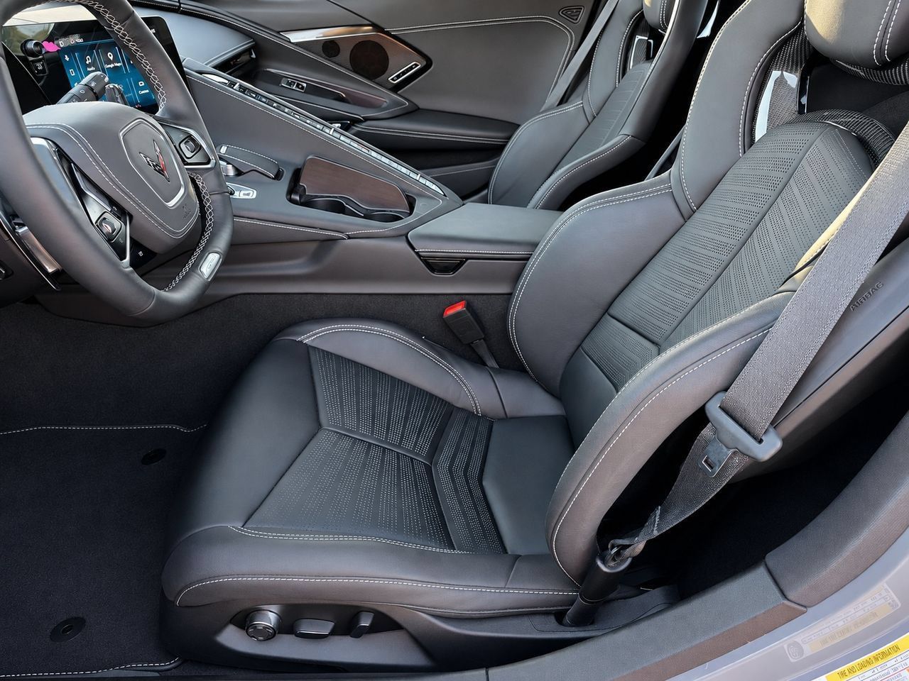 Used 2025 Chevrolet Corvette Z06 w/ Stealth Interior Trim Package RWD image 16