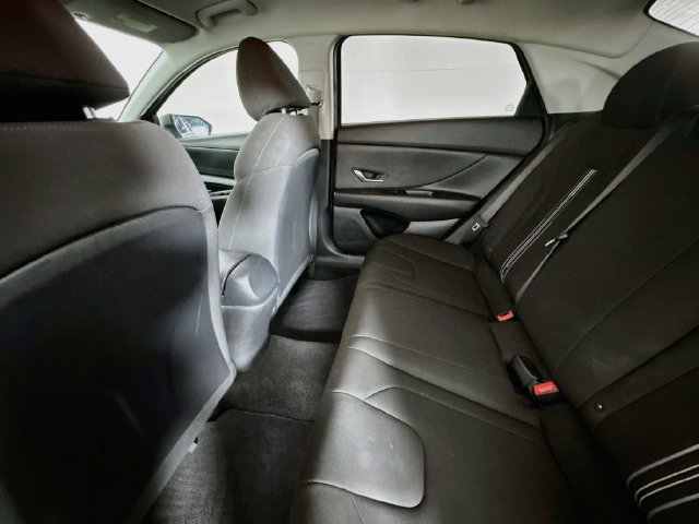 Used 2021 Hyundai Elantra SEL FWD image 22