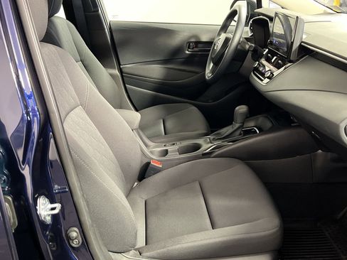 Used 2025 Toyota Corolla LE w/ LE Premium Package FWD image 29