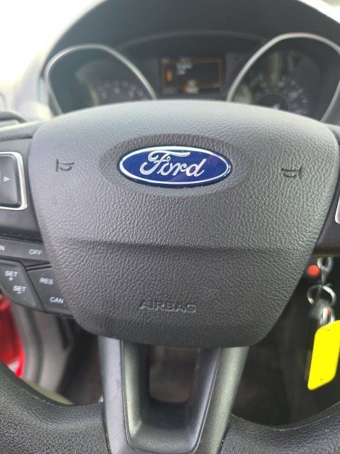 Used 2015 Ford Focus SE FWD image 9
