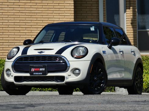 Used 2017 MINI Cooper S image 2