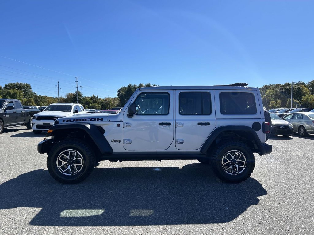 Certified 2024 Jeep Wrangler Unlimited Rubicon w/ Convenience Group AWD/4WD image 6