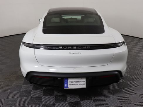 Used 2025 Porsche Taycan image 11