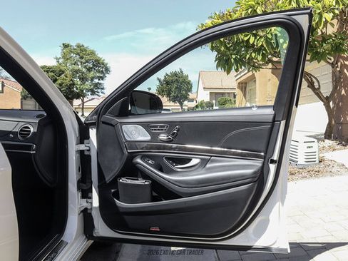Used 2015 Mercedes-Benz S 550 Sedan image 31