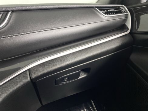 Used 2023 Jeep Grand Cherokee Altitude image 30