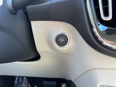 Certified 2026 Volvo XC40 B5 Plus AWD/4WD image 28