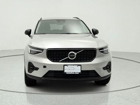 Used 2025 Volvo XC40 B5 Ultra w/ Climate Package AWD/4WD image 2