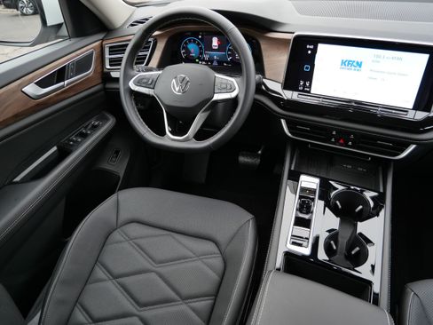 Certified 2026 Volkswagen Atlas SE AWD/4WD image 9