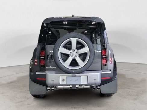 Used 2024 Land Rover Defender 110 SE AWD/4WD image 4
