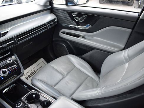 Used 2021 Lincoln Corsair FWD w/ Premium Package image 17