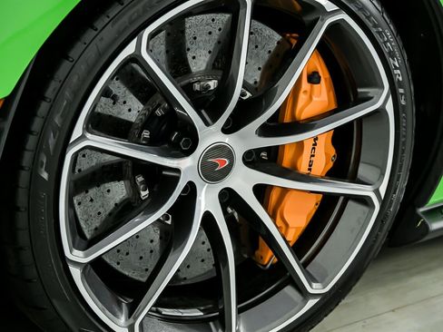 Used 2018 McLaren 570S Spider image 18