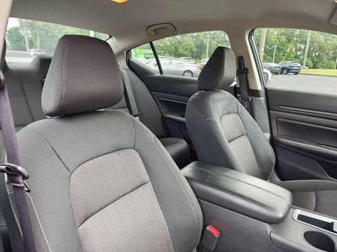 Used 2025 Nissan Altima 2.5 SV FWD image 33
