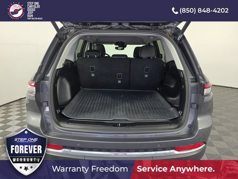 Used 2023 Jeep Grand Cherokee Limited RWD image 27