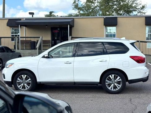 Used 2020 Nissan Pathfinder SL image 9