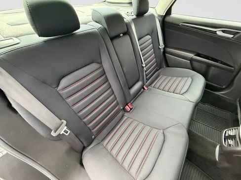 Used 2016 Ford Fusion SE AWD/4WD image 18