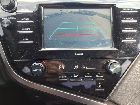 Used 2020 Toyota Camry SE image 15