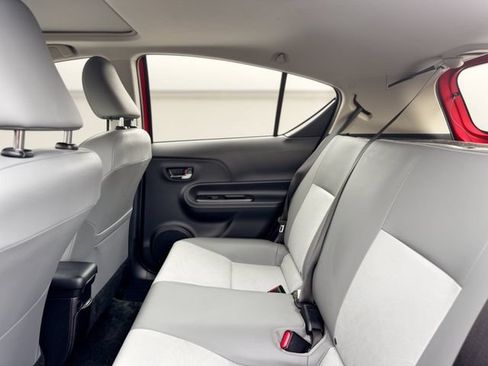 Used 2015 Toyota Prius C Four FWD image 27
