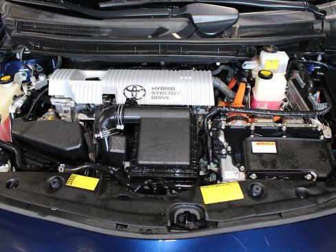 Used 2013 Toyota Prius Four FWD image 34
