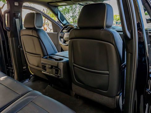 Used 2025 GMC Sierra 2500 AT4X image 31