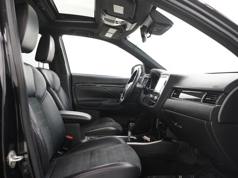 Used 2020 Mitsubishi Outlander SE FWD image 12