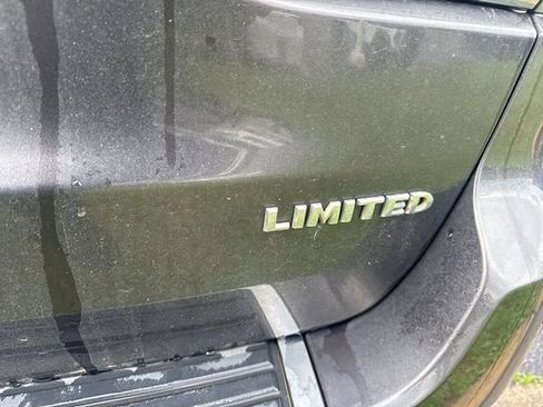 Used 2017 Jeep Grand Cherokee Limited image 10