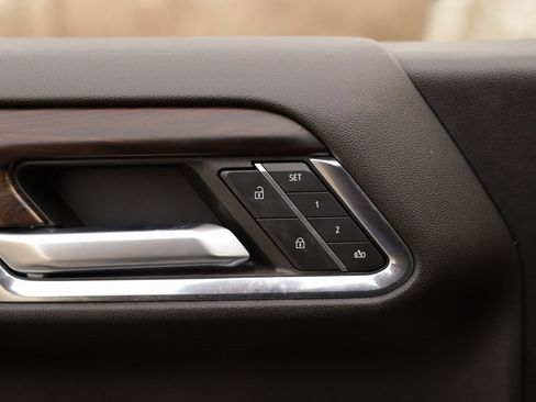 Used 2023 GMC Sierra 1500 SLT w/ SLT Convenience Package image 26