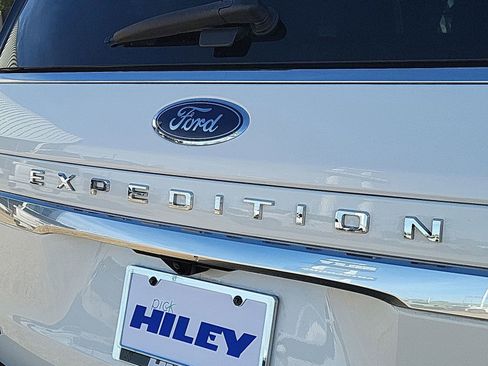 Used 2023 Ford Expedition Platinum image 33
